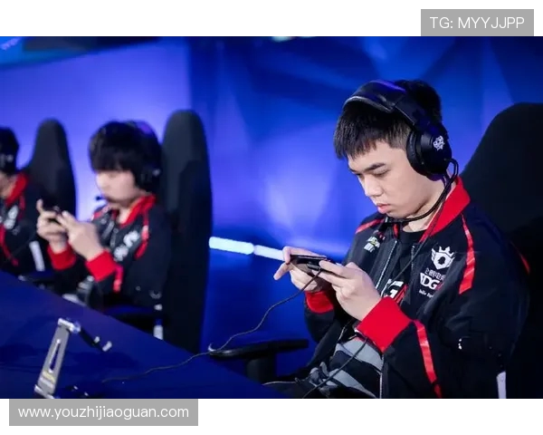 EDG电子竞技俱乐部奋勇崛起见证中国电竞荣耀与团队精神新篇章