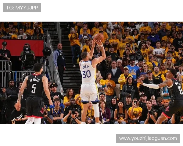 2013年火箭队与勇士队激战回顾球星表现与比赛精彩瞬间分析